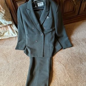 Women’s pantsuit